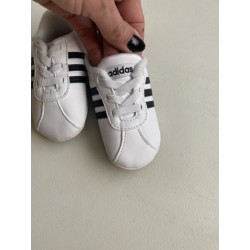 Baskets adidas bébé