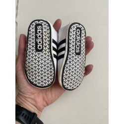 Baskets adidas bébé